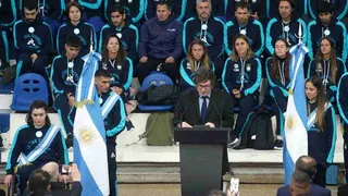 La reacción de la abanderada de la delegación Paralímpica Argentina luego de saludar a Milei